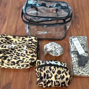 NWT Chicos 5 piece animal print cheetah leopard print make up bag gift set jewel